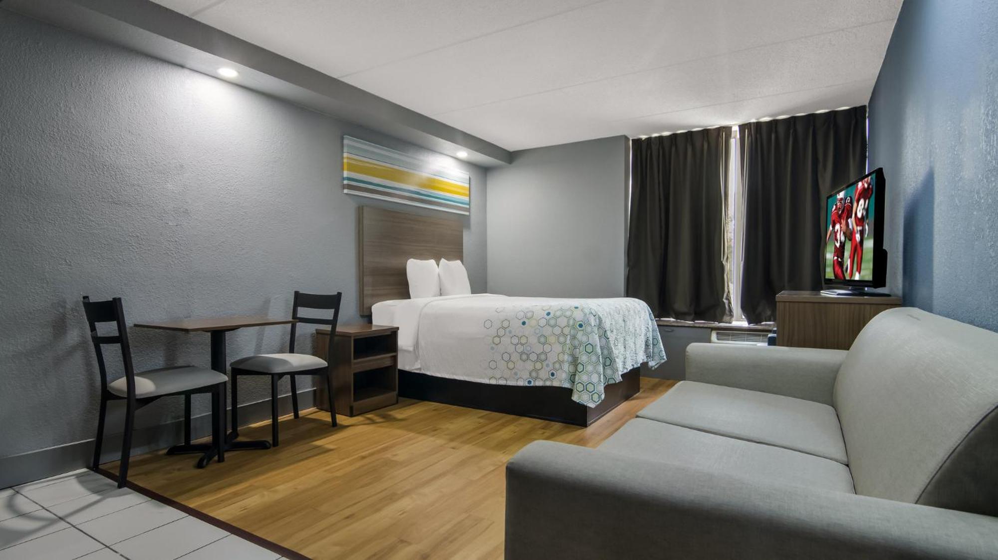 Hometowne Studios By Red Roof And Conference Center Chicago - N Aurora Naperville North Aurora Экстерьер фото